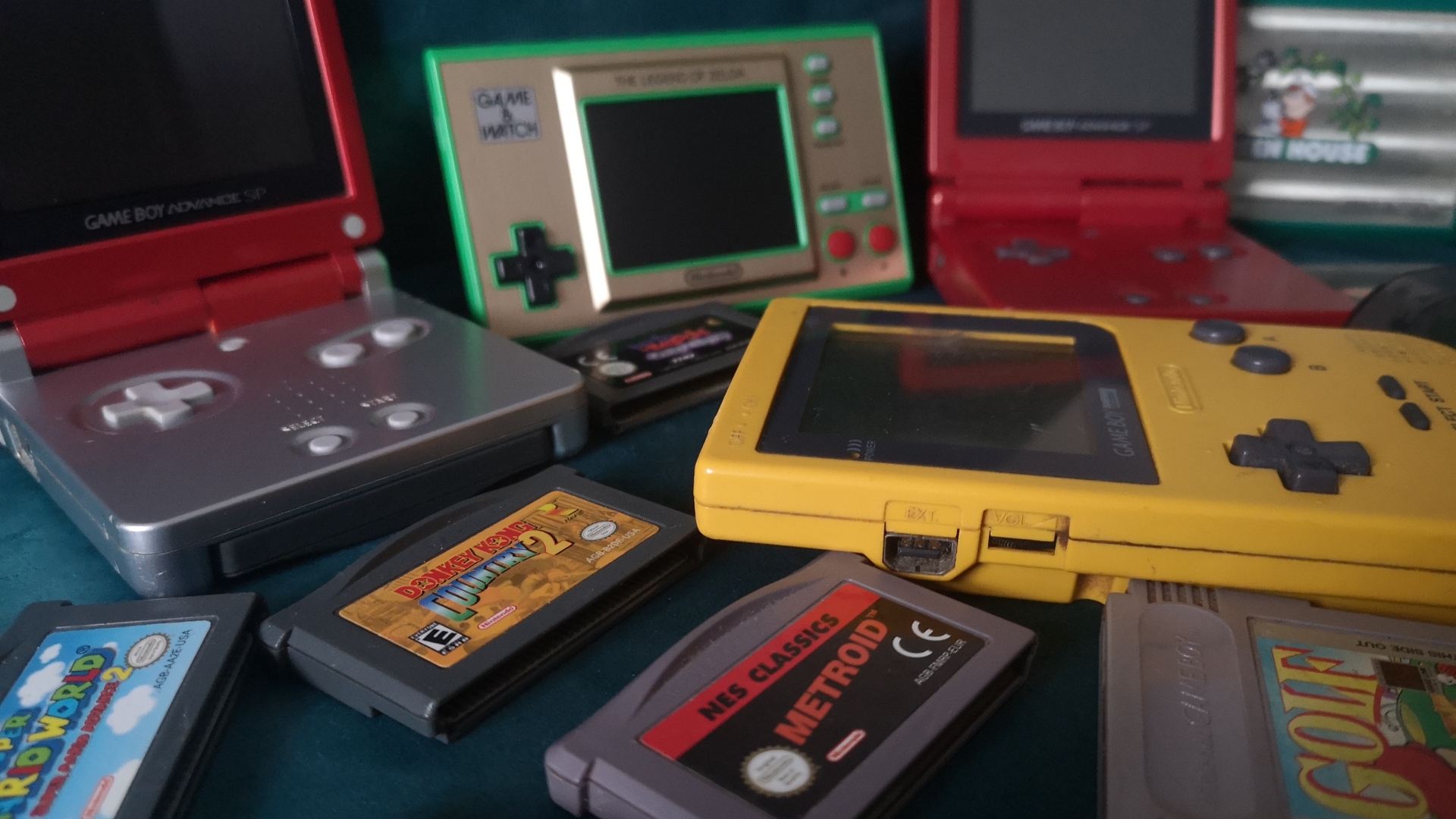 New retro Pocket handheld plays games of every Game Boy – and more