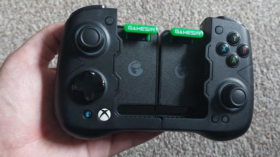 gamesir x4 aileron review - the two halves of the controller together facing forward