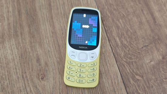 Custom image for Nokia 3210 review showing Snake running