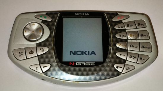 Custom image for Nokia N-Gage review showing the loading screen whenturning the device on